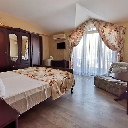 Magnolia Guest house 4*
