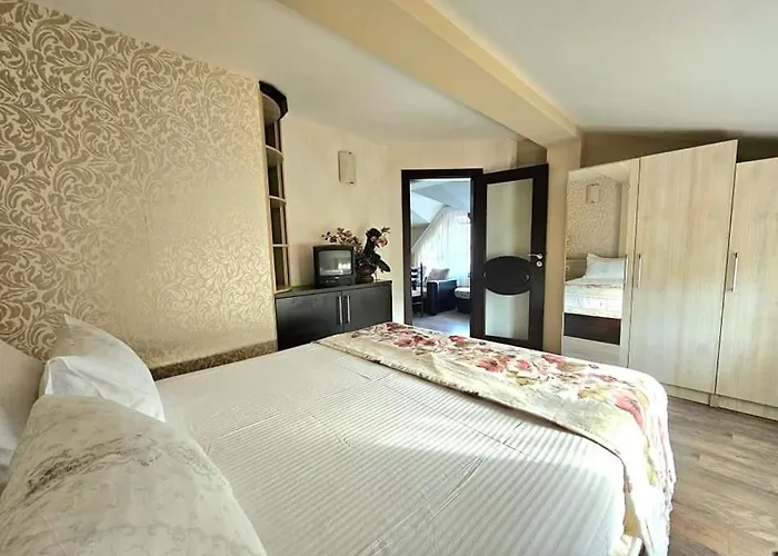 Pensión Magnolia 4*